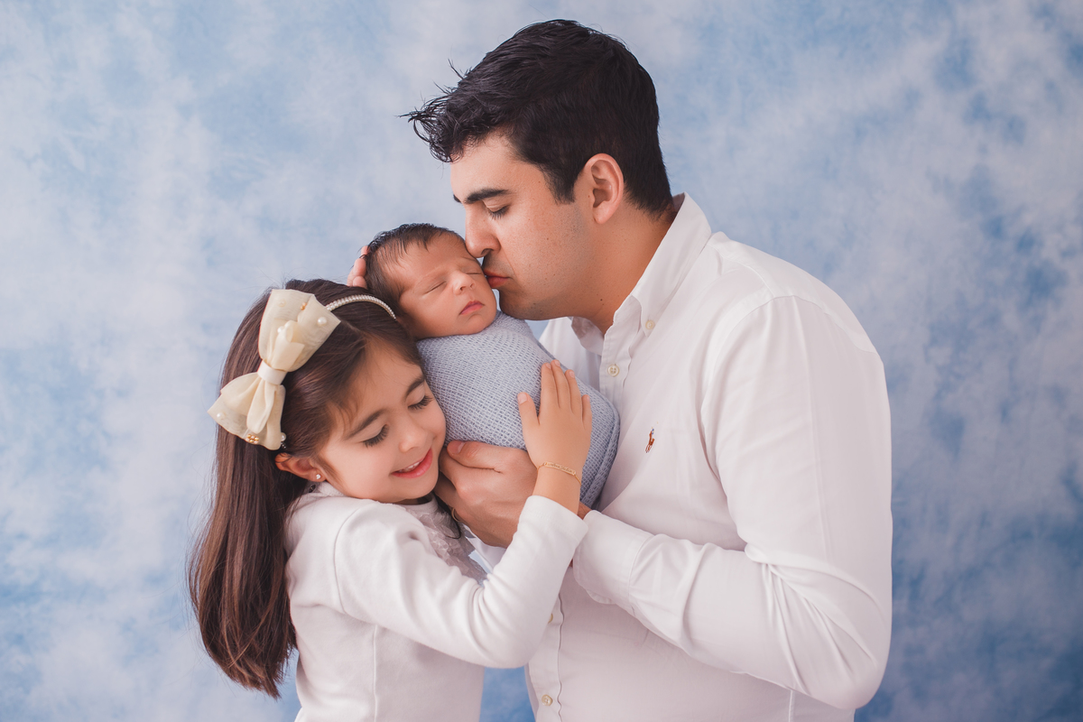 fotografa familia Curitiba - bebe estudio recen nascido