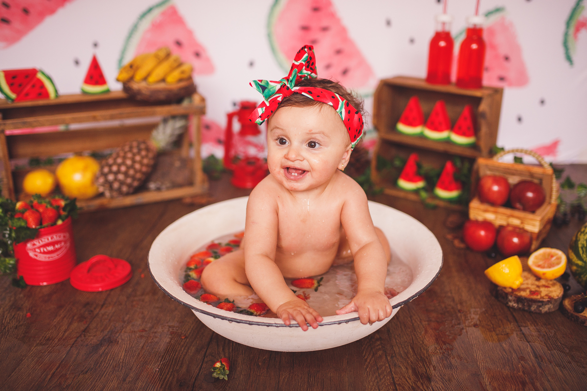 fotografa familia curitiba - ensaio com frutas - smash the fruit