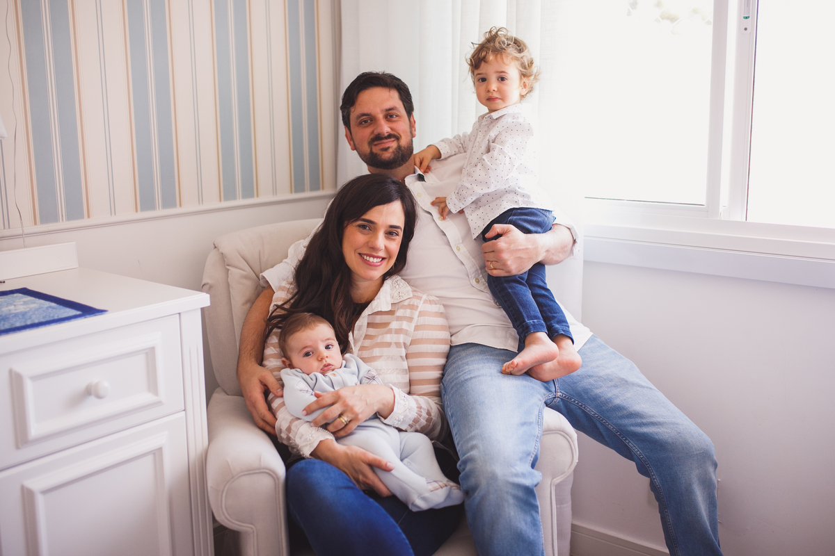 fotografa familia Curitiba - lifestyle em casa Mateus 3 meses
