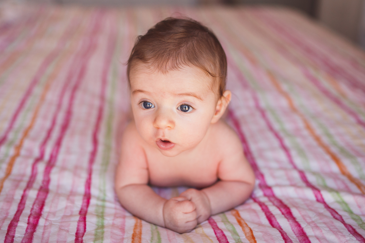 fotografa familia Curitiba - lifestyle em casa Mateus 3 meses