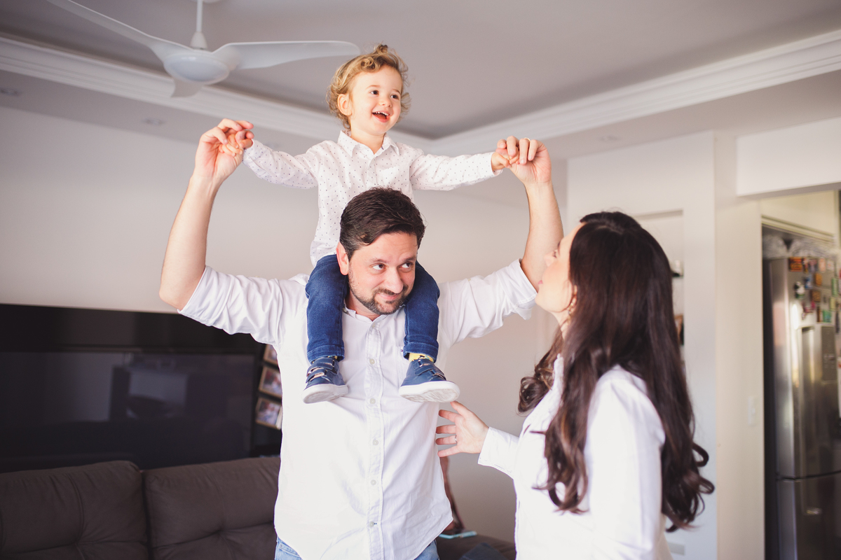 fotografa familia Curitiba - lifestyle em casa Mateus 3 meses