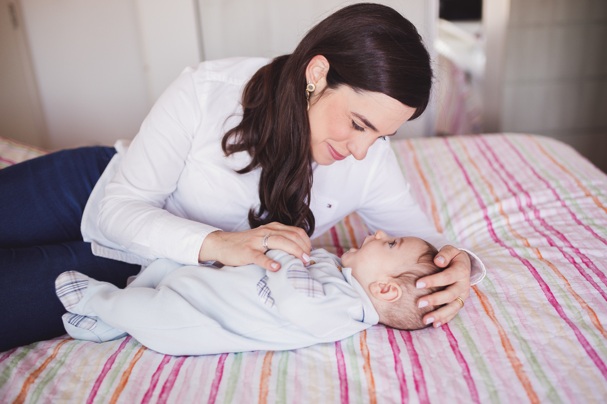 fotografa familia Curitiba - lifestyle em casa Mateus 3 meses