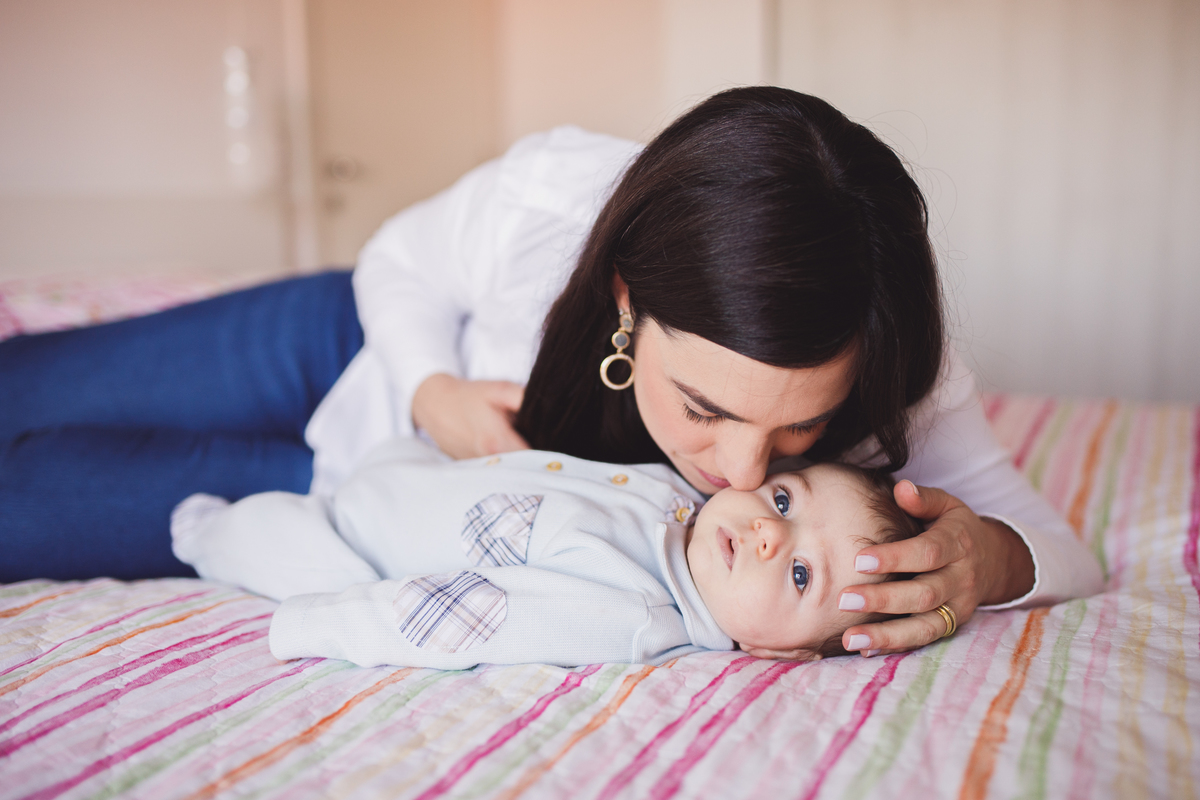 fotografa familia Curitiba - lifestyle em casa Mateus 3 meses