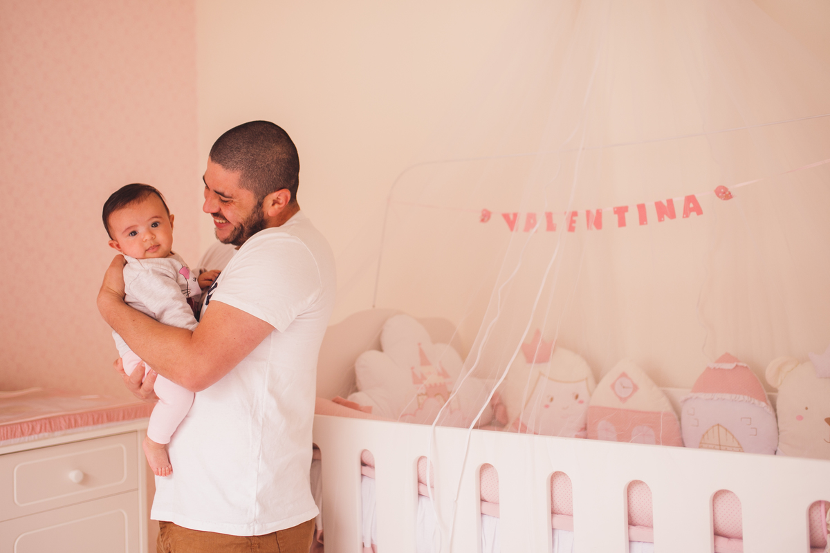 fotografa familia curitiba - lifestyle Valentina em casa