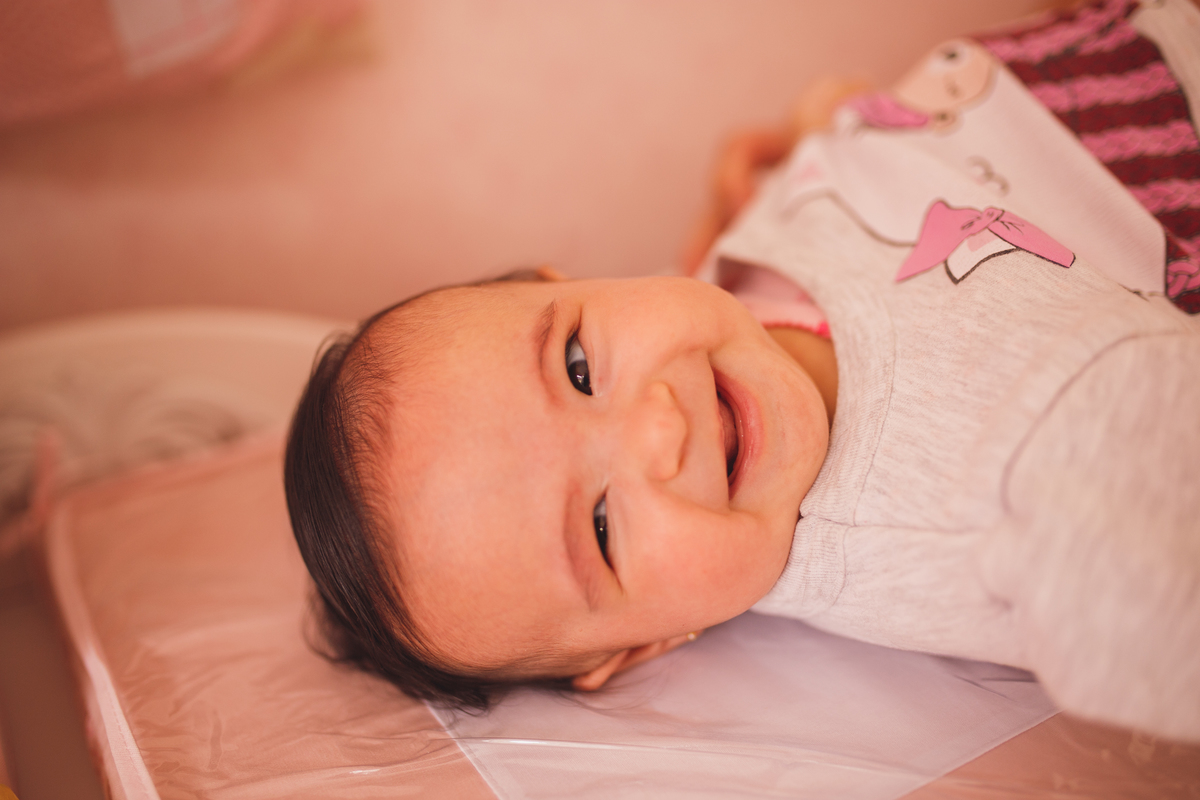 fotografa familia curitiba - lifestyle Valentina em casa