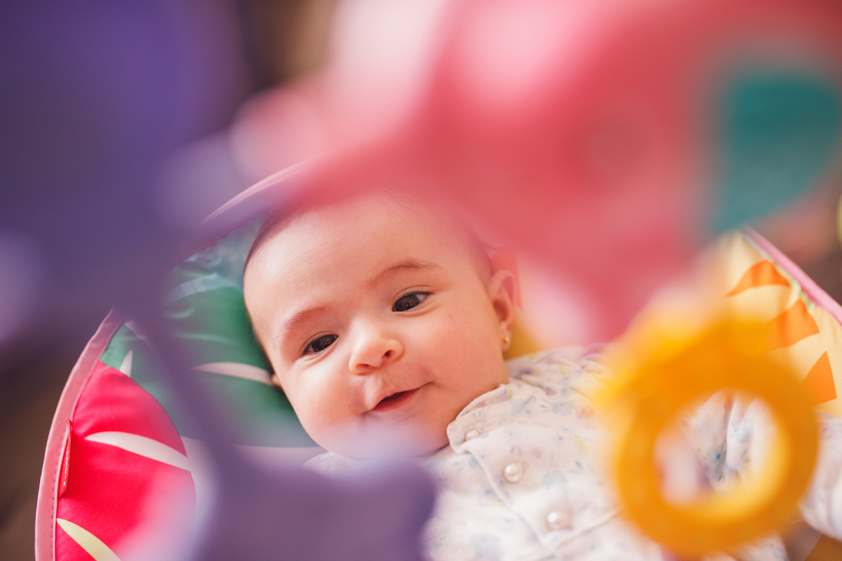 fotografa familia curitiba - lifestyle Valentina em casa
