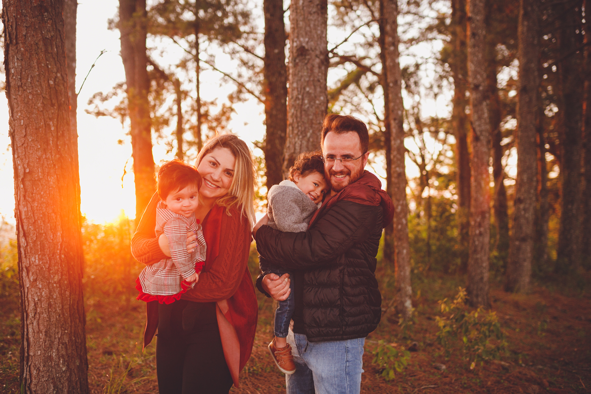 fotografa familia curitiba - ensaio. nascer do. sol aurora 6 meses acompanhamento bebe