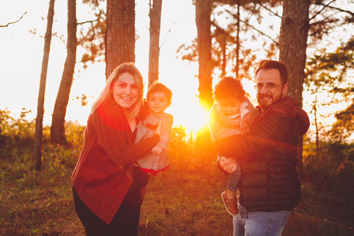 fotografa familia curitiba - ensaio. nascer do. sol aurora 6 meses acompanhamento bebe