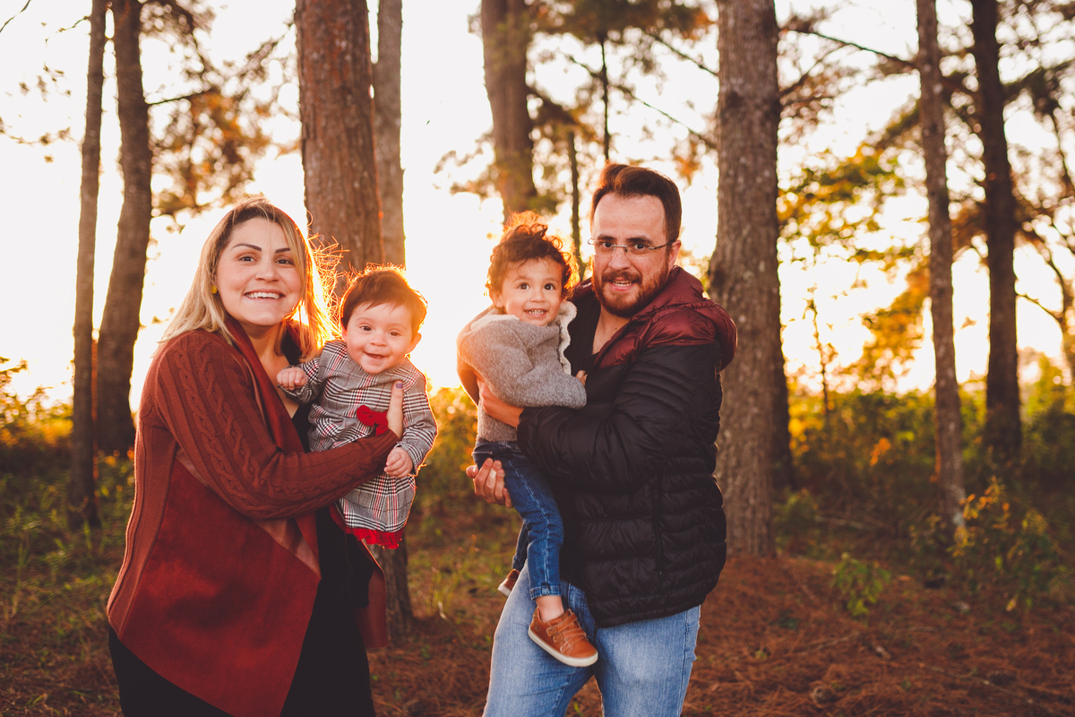 fotografa familia curitiba - ensaio. nascer do. sol aurora 6 meses acompanhamento bebe