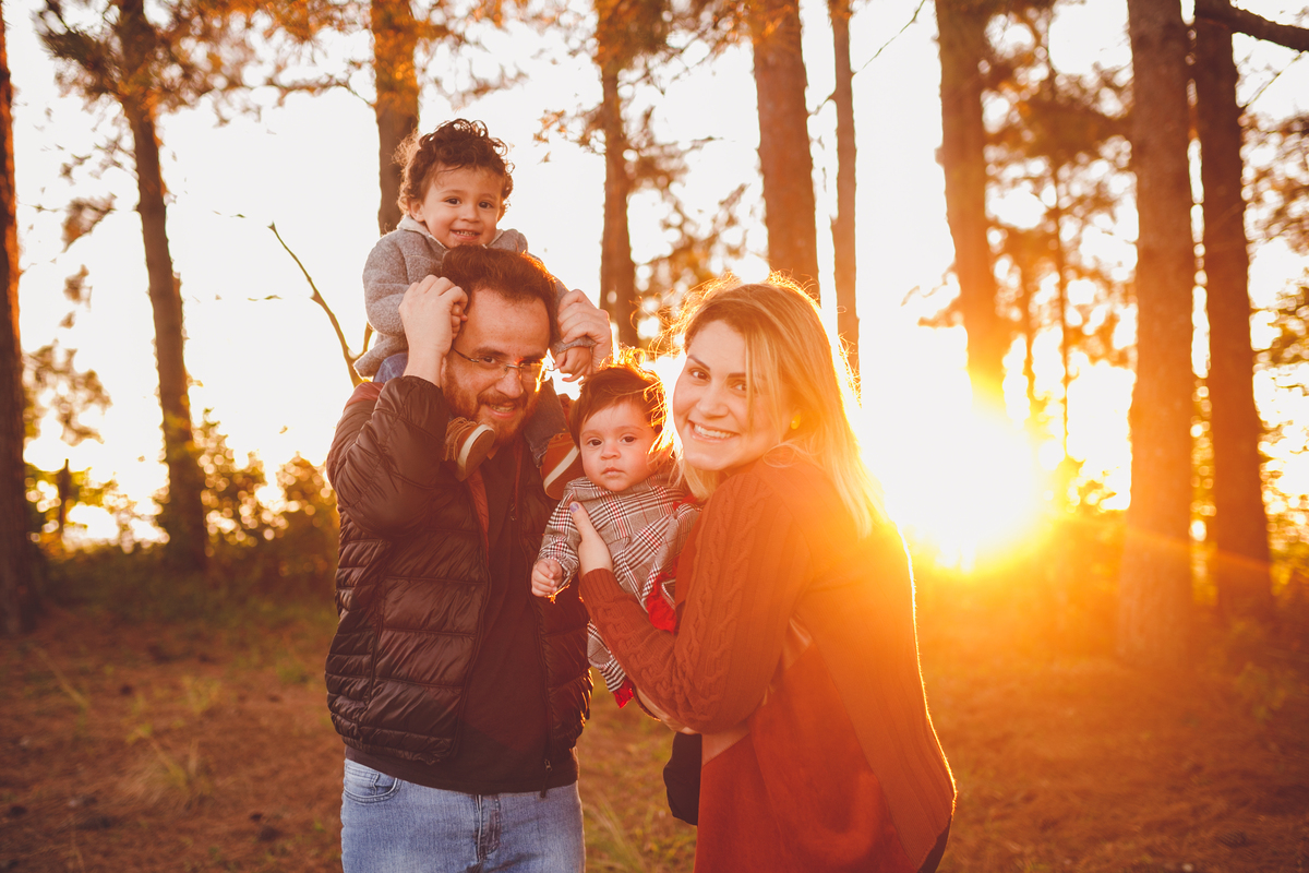 fotografa familia curitiba - ensaio. nascer do. sol aurora 6 meses acompanhamento bebe