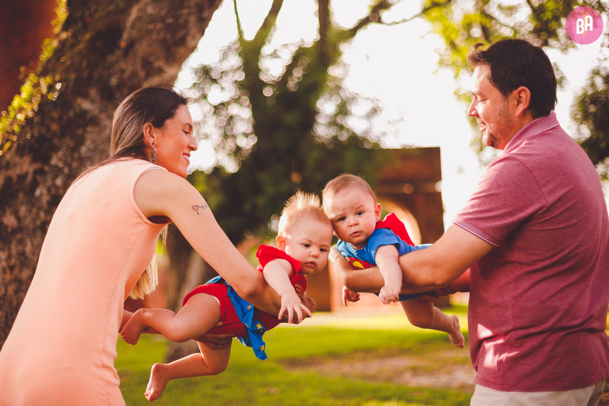 fotografa familia curitiba - ensaio externo parque barigui gêmeos 