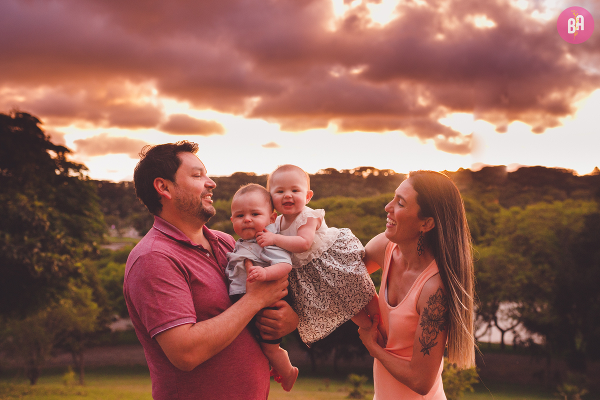 fotografa familia curitiba - ensaio externo parque barigui gêmeos 