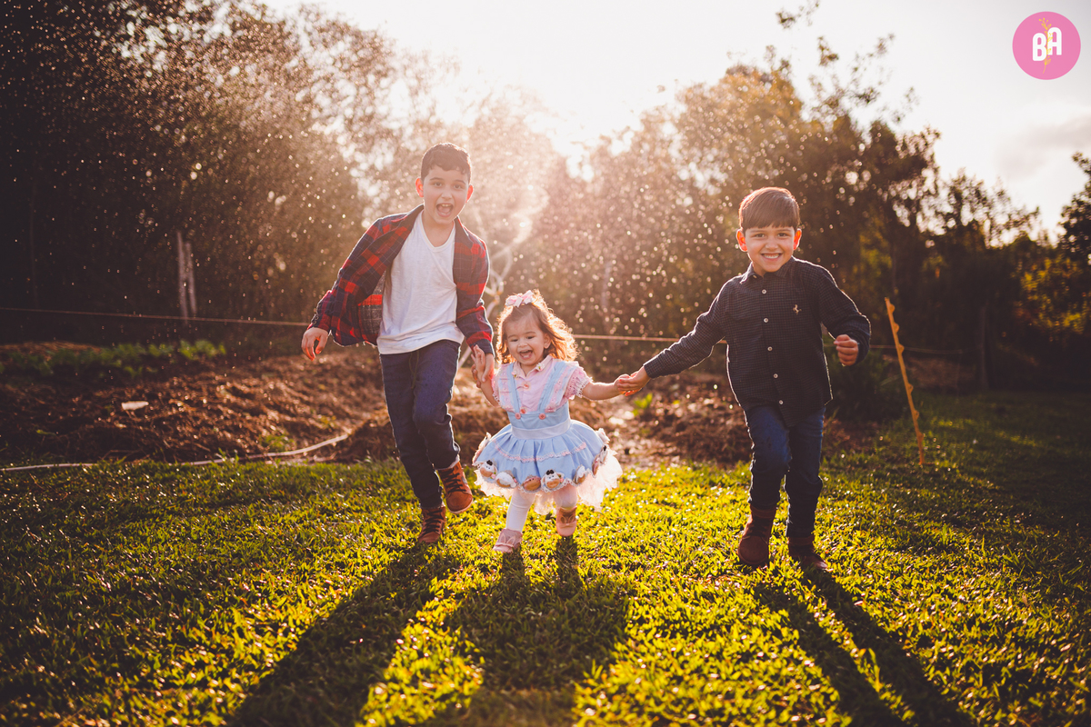fotografa familia curitiba - ensaio com animais colônia witmarsun e lavadario 
externo por do sol