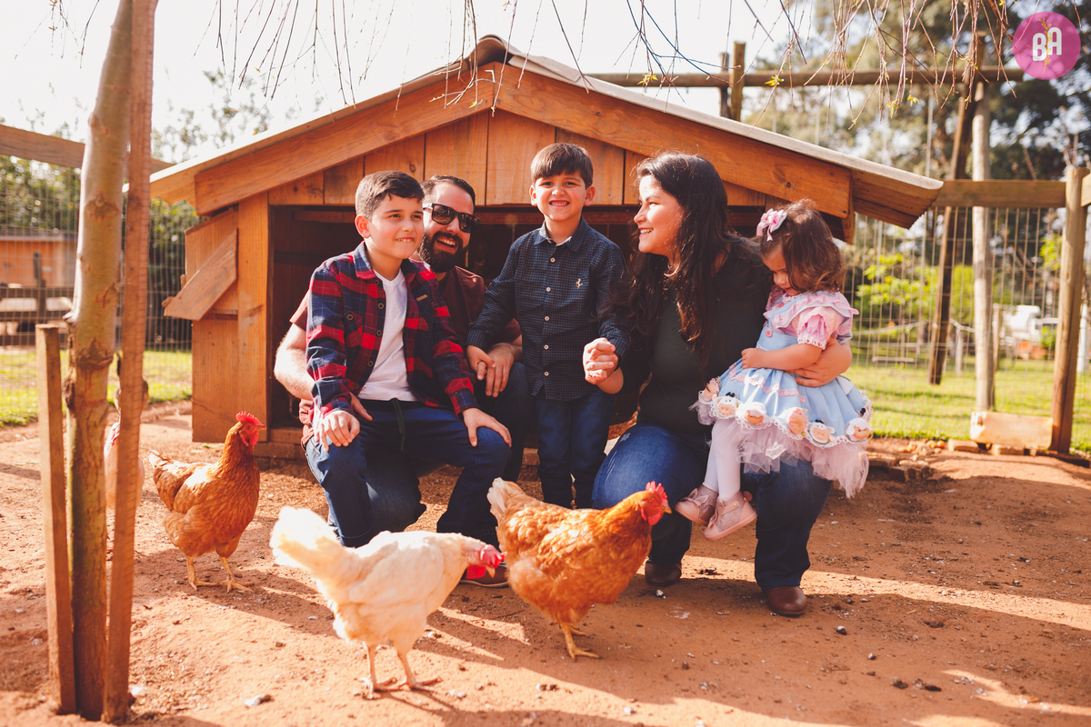 fotografa familia curitiba - ensaio com animais colônia witmarsun e lavadario 
externo por do sol