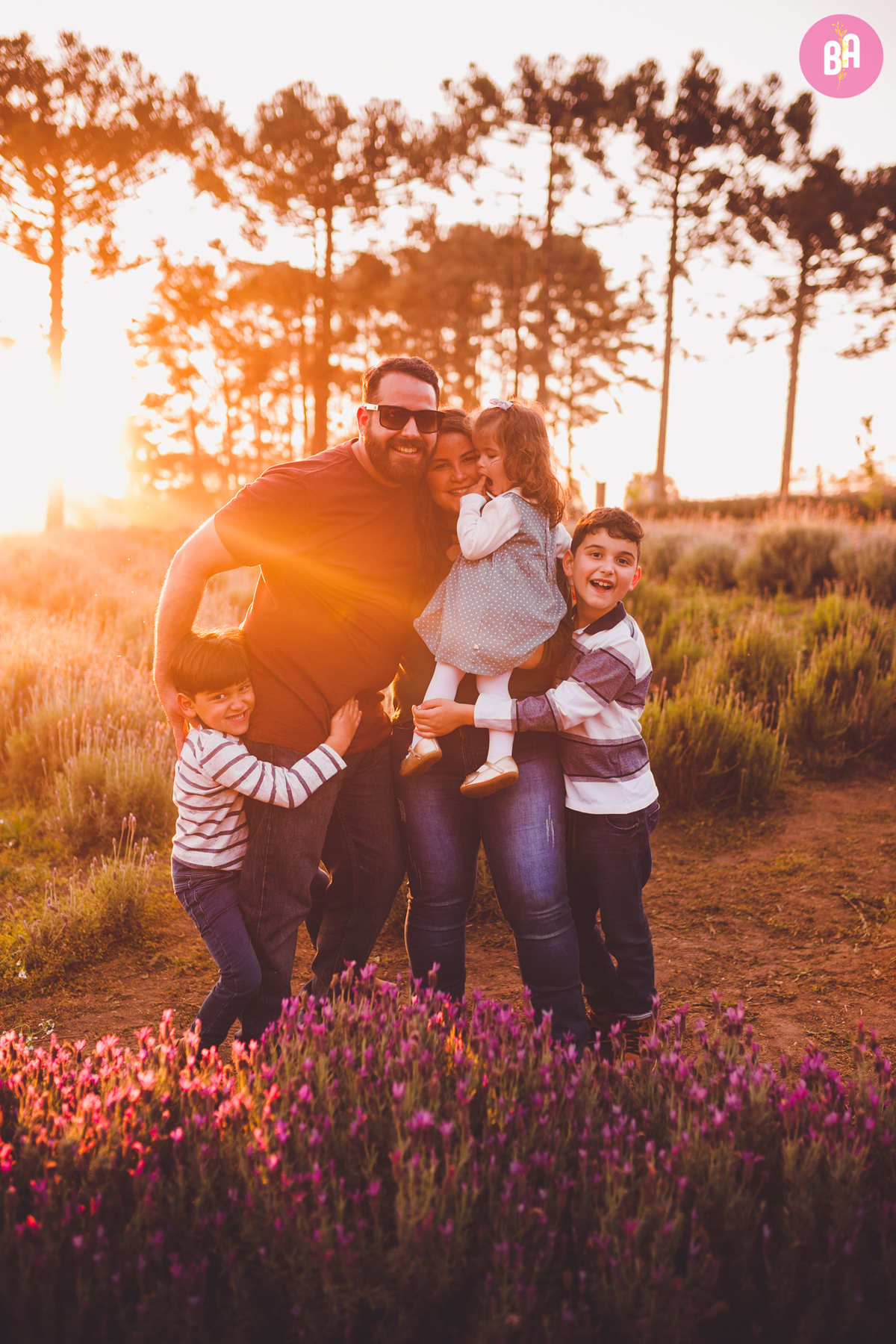 fotografa familia curitiba - ensaio com animais colônia witmarsun e lavadario 
externo por do sol