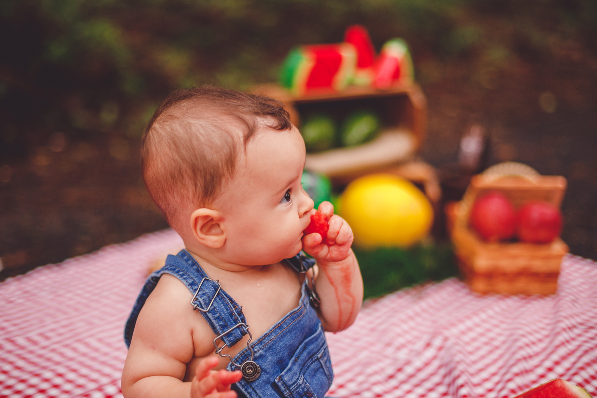fotografa familia curitiba - Samuel piquenique barigui frutas 6 meses