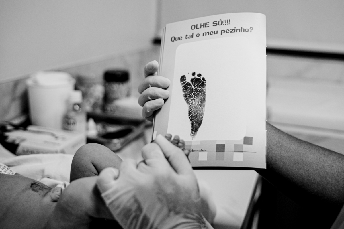 fotografa nascimentos em Curitiba - hospital Santa Cruz casaria menina 