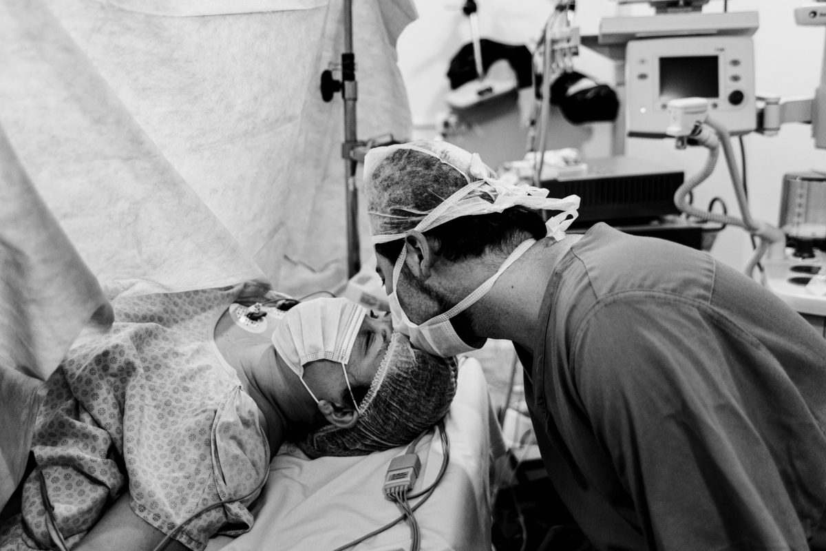 fotografa nascimentos em Curitiba - hospital Santa Cruz casaria menina 