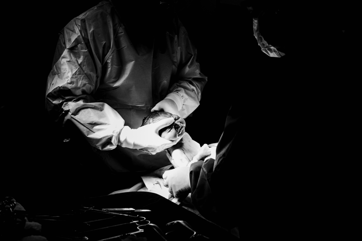 fotografa nascimentos em Curitiba - hospital Santa Cruz casaria menina 