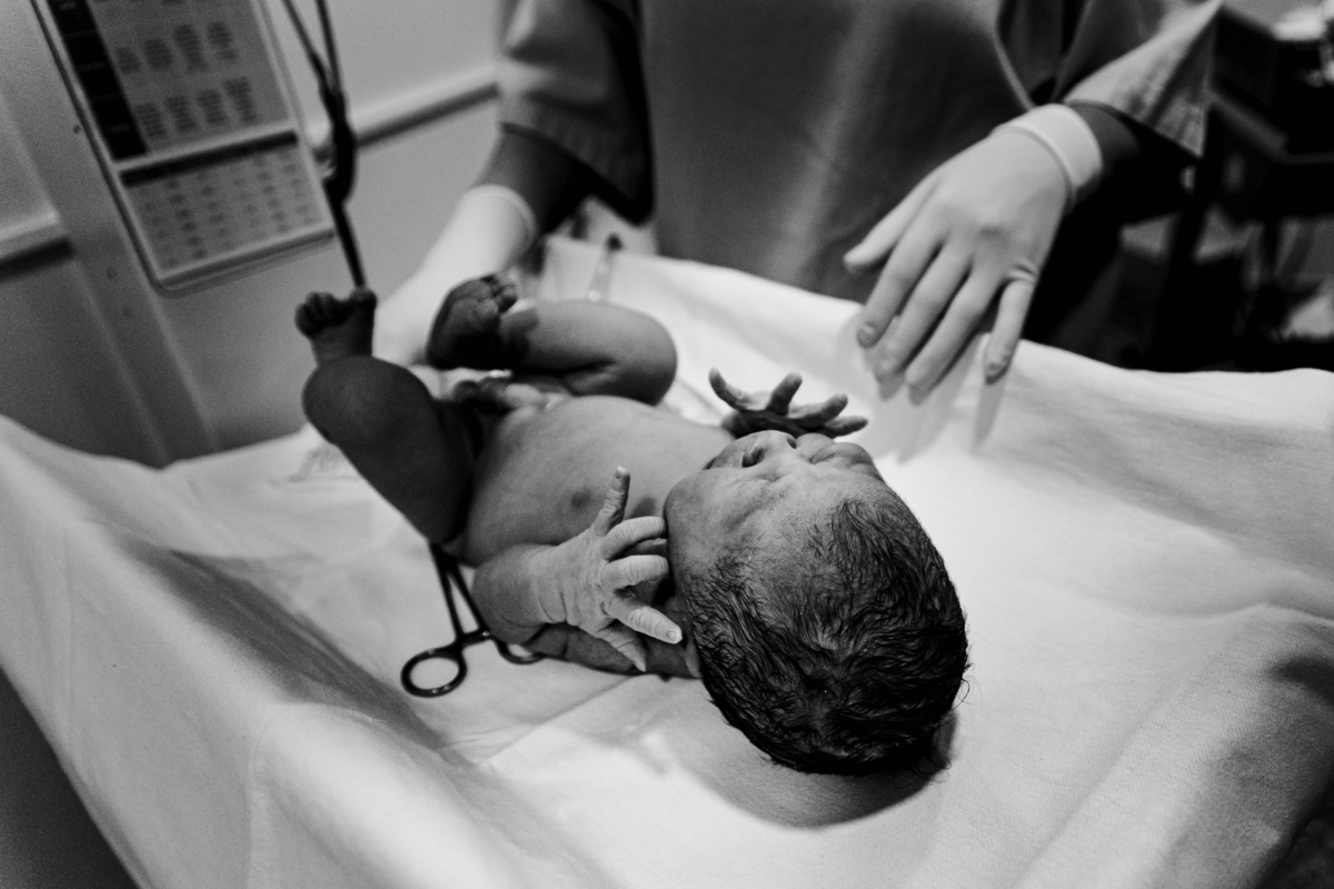 fotografa nascimentos em Curitiba - hospital Santa Cruz casaria menina 