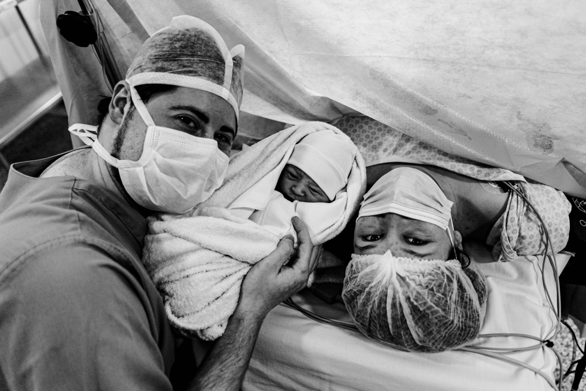 fotografa nascimentos em Curitiba - hospital Santa Cruz casaria menina 