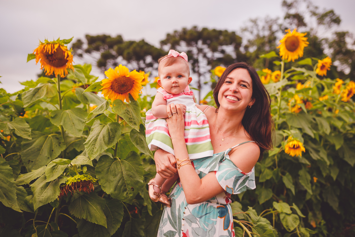 fotografa familia curitiba - ensaio no campo girassol