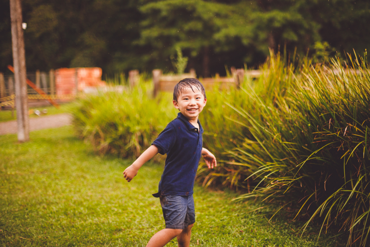 fotografa familia curitiba - Lucas na fazenda vila dos animais