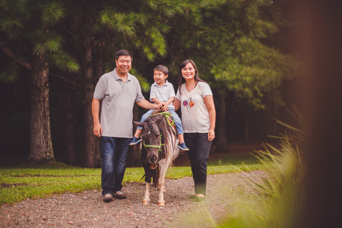 fotografa familia curitiba - Lucas na fazenda vila dos animais
