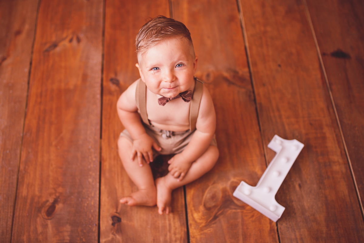 fotografa familia curitiba - smash the cake Lucca bolo no estudio