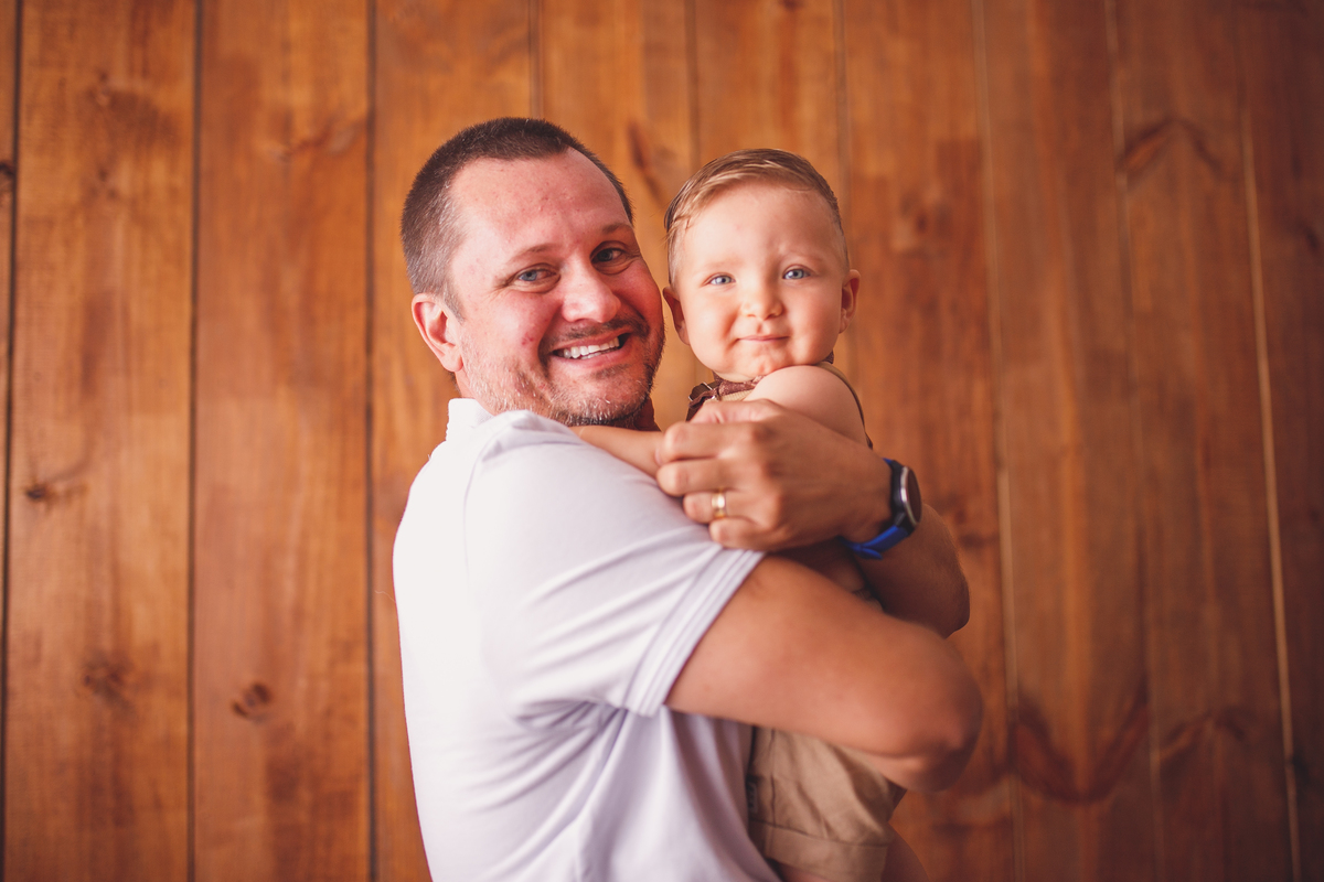 fotografa familia curitiba - smash the cake Lucca bolo no estudio