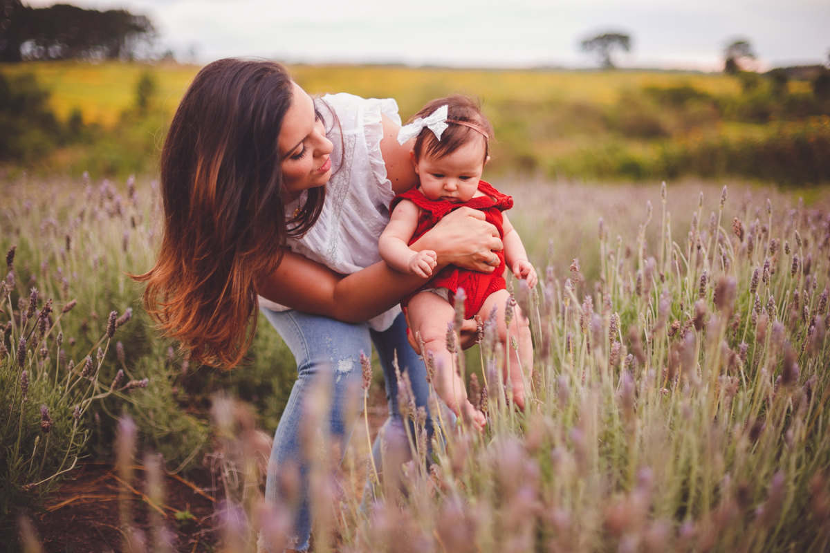 fotografa familia curitiba - ensaio externo campo de lavanda colonia witmarsun