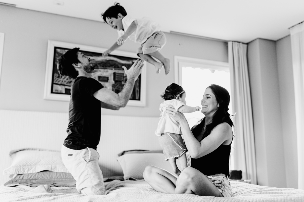 fotografa familia curitiba - ensaio em casa luiza 3 meses
