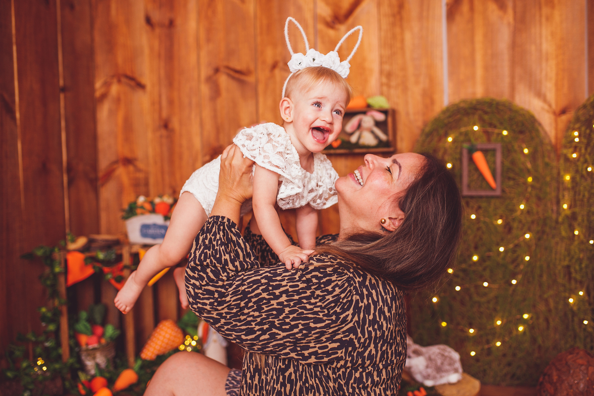 fotografa familia curitiba - coelha páscoa linda estudio