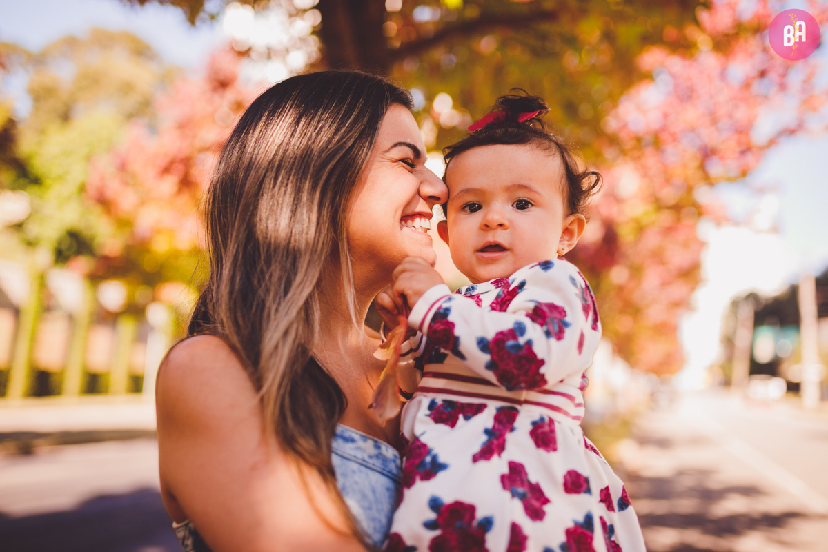 fotografa familia curitiba - ensaio externo outono canaleta ônibus 