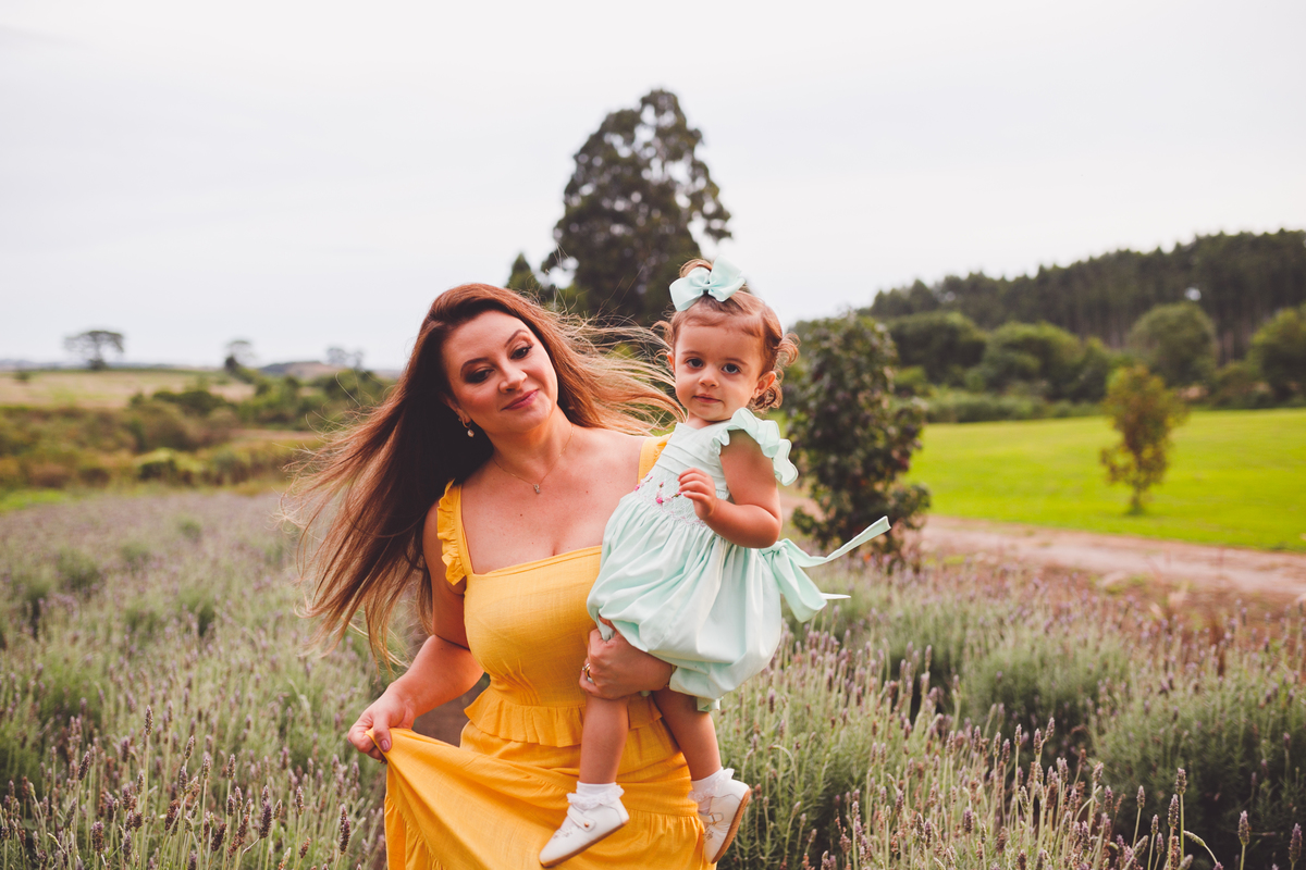 fotografa familia Curitiba - ensaio externo campo lavanda 