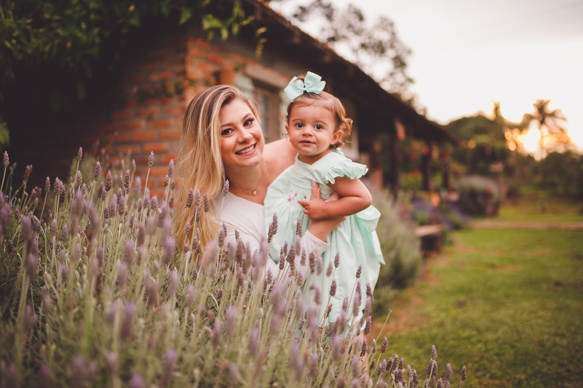 fotografa familia Curitiba - ensaio externo campo lavanda 