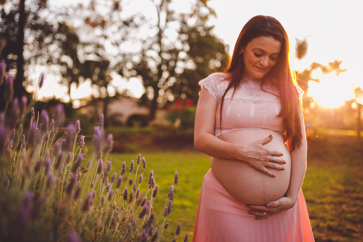 fotografa familia curitiba - ensaio externo gestante lavandario colonia witmarsun