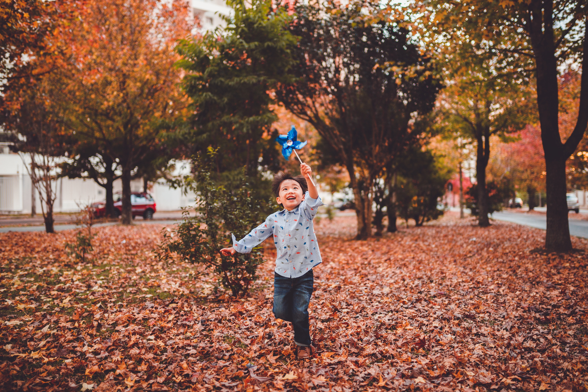 fotografa familia curitiba - ensaio outono canaleta onibus
