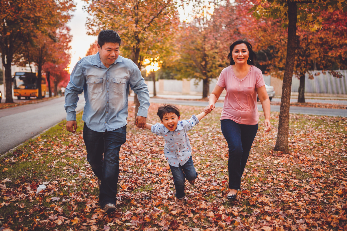 fotografa familia curitiba - ensaio outono canaleta onibus