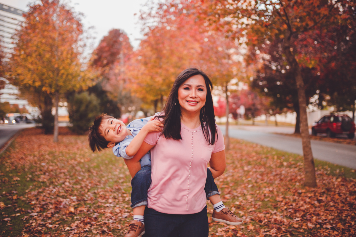 fotografa familia curitiba - ensaio outono canaleta onibus
