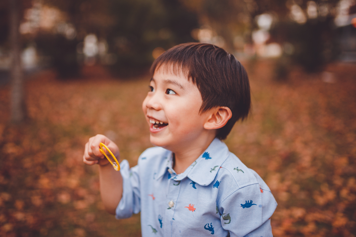 fotografa familia curitiba - ensaio outono canaleta onibus