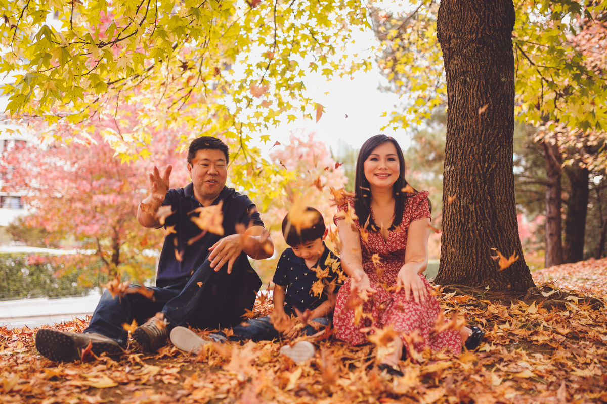 fotografa familia curitiba - ensaio outono canaleta onibus