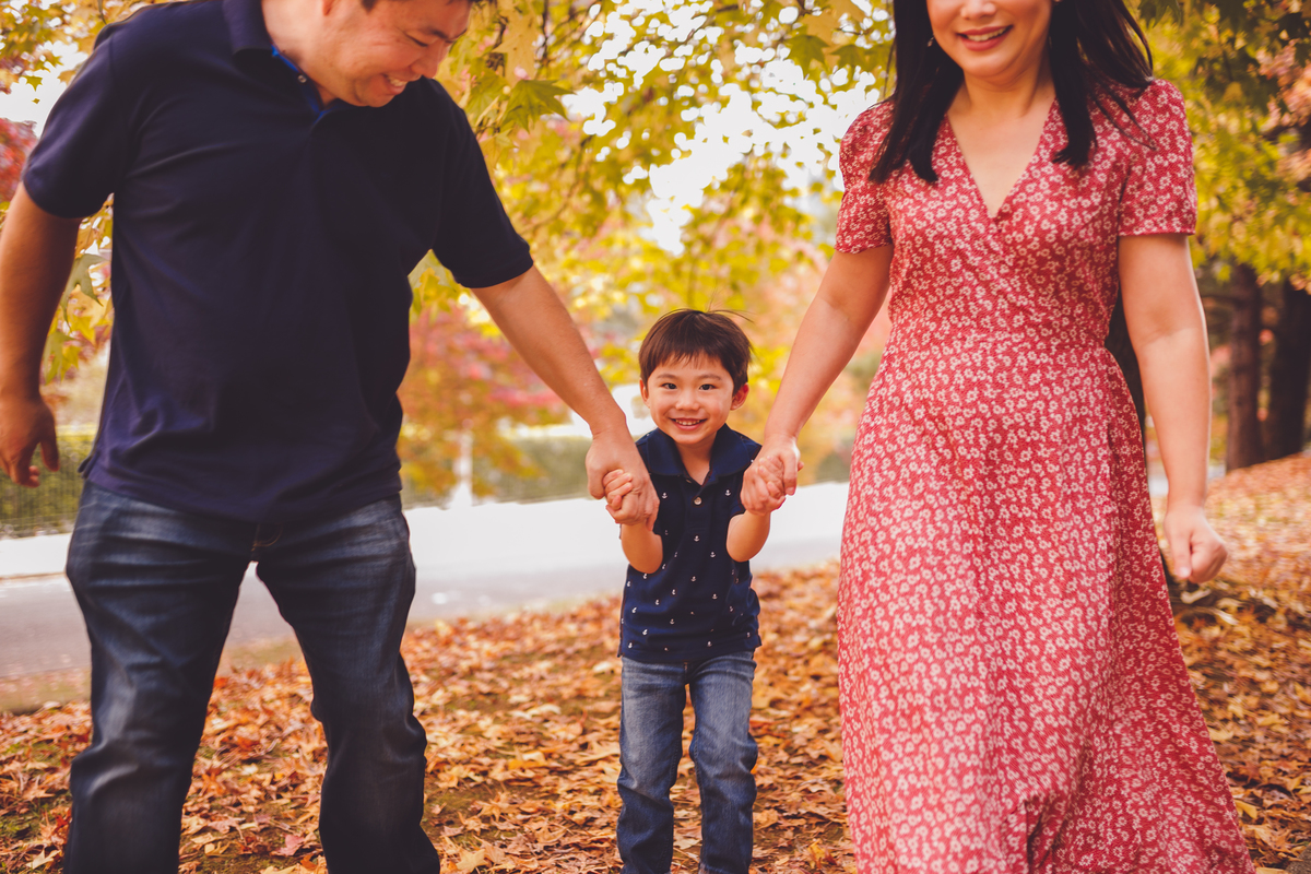 fotografa familia curitiba - ensaio outono canaleta onibus