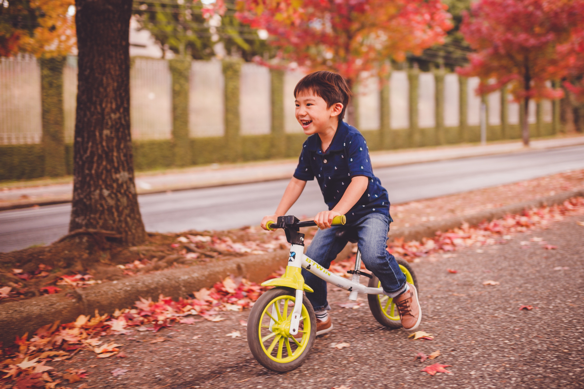 fotografa familia curitiba - ensaio outono canaleta onibus