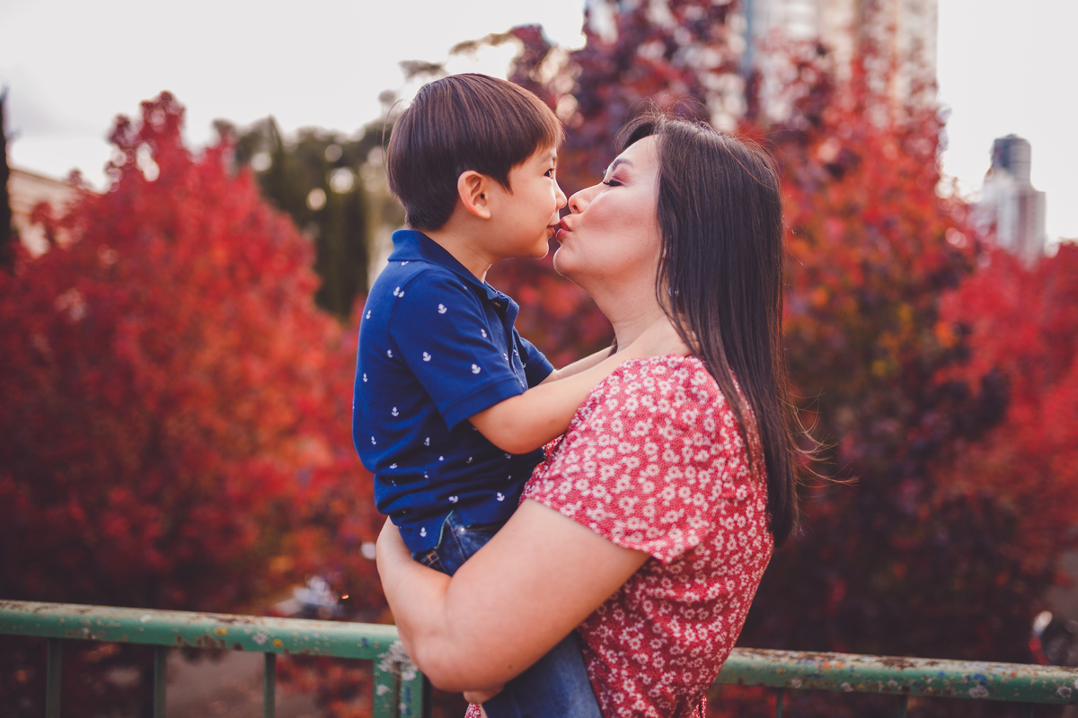 fotografa familia curitiba - ensaio outono canaleta onibus