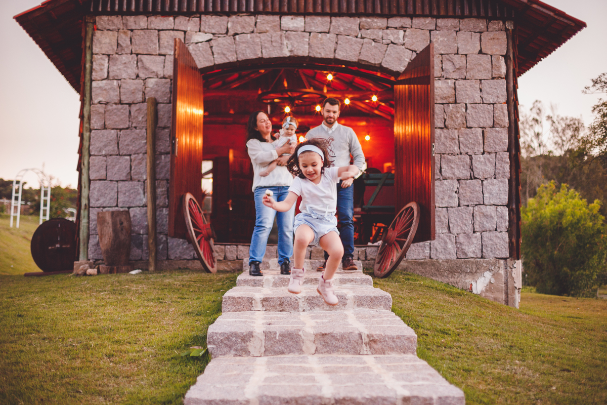 fotografa familia curitiba - ensaio externo campo cascara sentinela menina bebe 