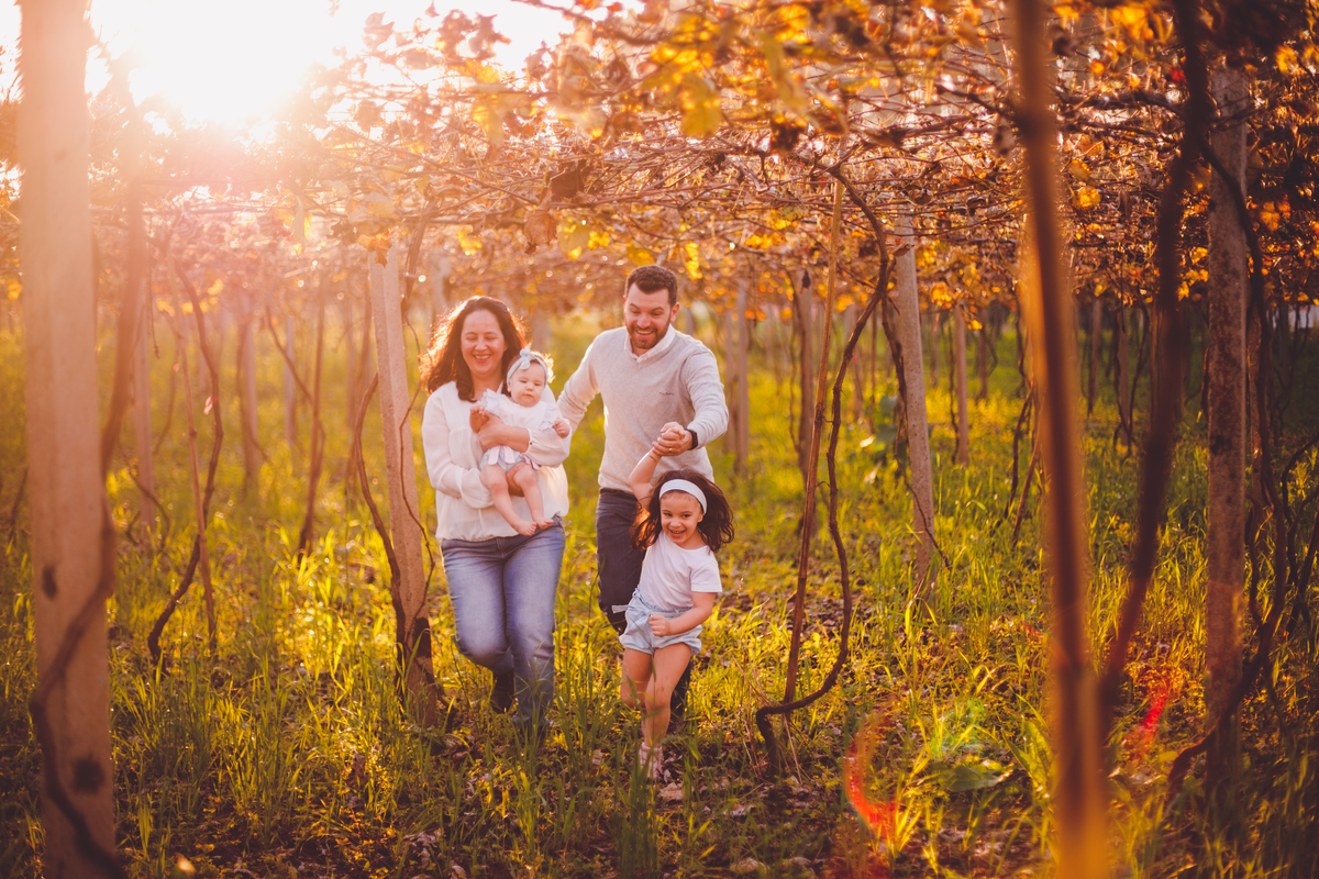 fotografa familia curitiba - ensaio externo campo cascara sentinela menina bebe 