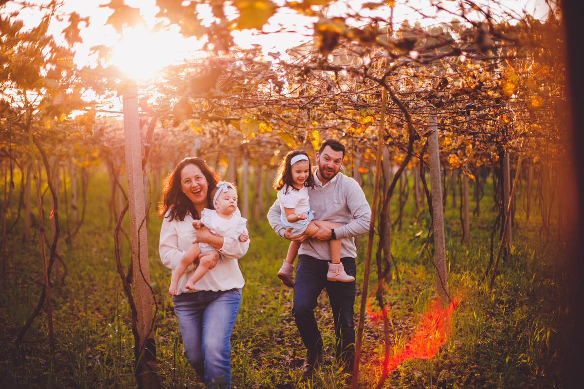 fotografa familia curitiba - ensaio externo campo cascara sentinela menina bebe 