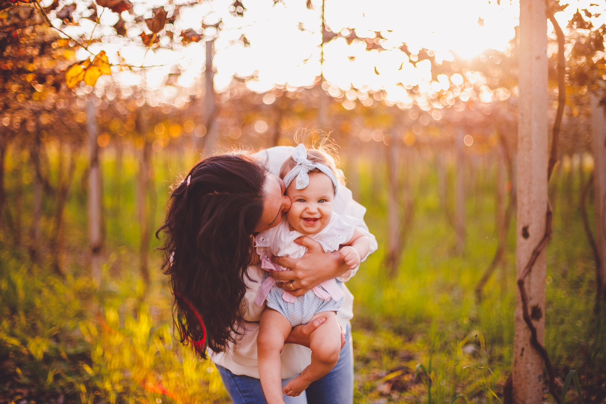 fotografa familia curitiba - ensaio externo campo cascara sentinela menina bebe 