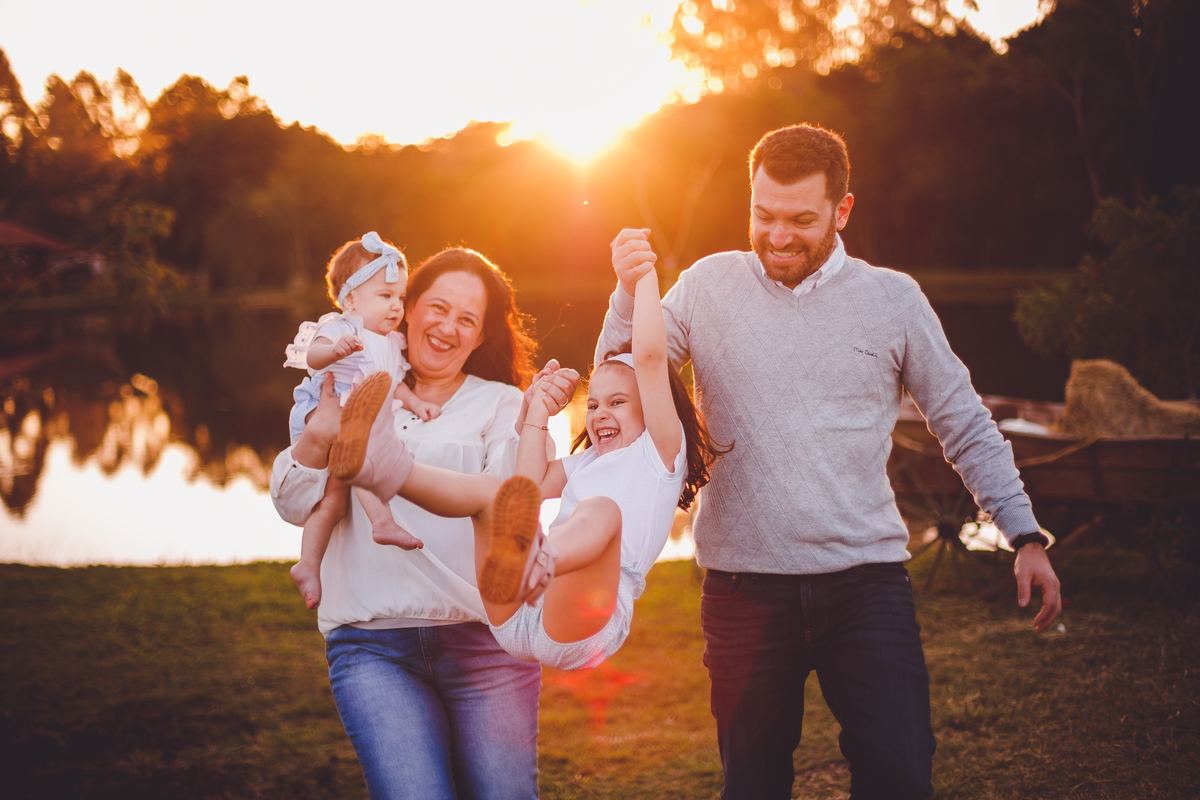 fotografa familia curitiba - ensaio externo campo cascara sentinela menina bebe 